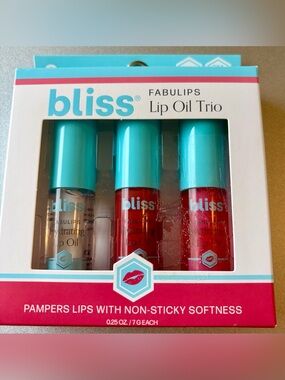🍎NWT Bliss Fabulips Lip Oil Trio — Clear, Rose & Pink Shades